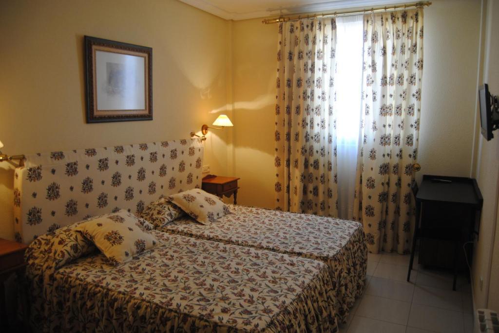 Cristina-Enea Hotel Valdeganga Стая снимка