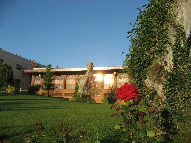 Cristina-Enea Hotel Valdeganga Екстериор снимка